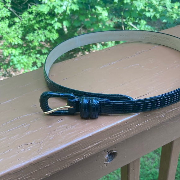Eddie Bauer black leather belt. - Picture 1 of 7